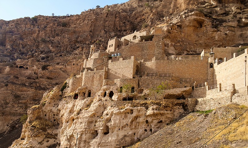 Il monastero di Rabban Ormisda nei pressi di Alqosh nel nord dell'Iraq. Foto: wikipedia