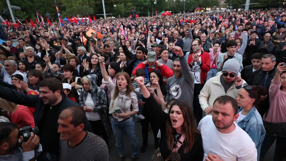 Il governo armeno accusa la Chiesa di sostenere le numerose manifestazioni contro il governo. Foto: azatutyun.am