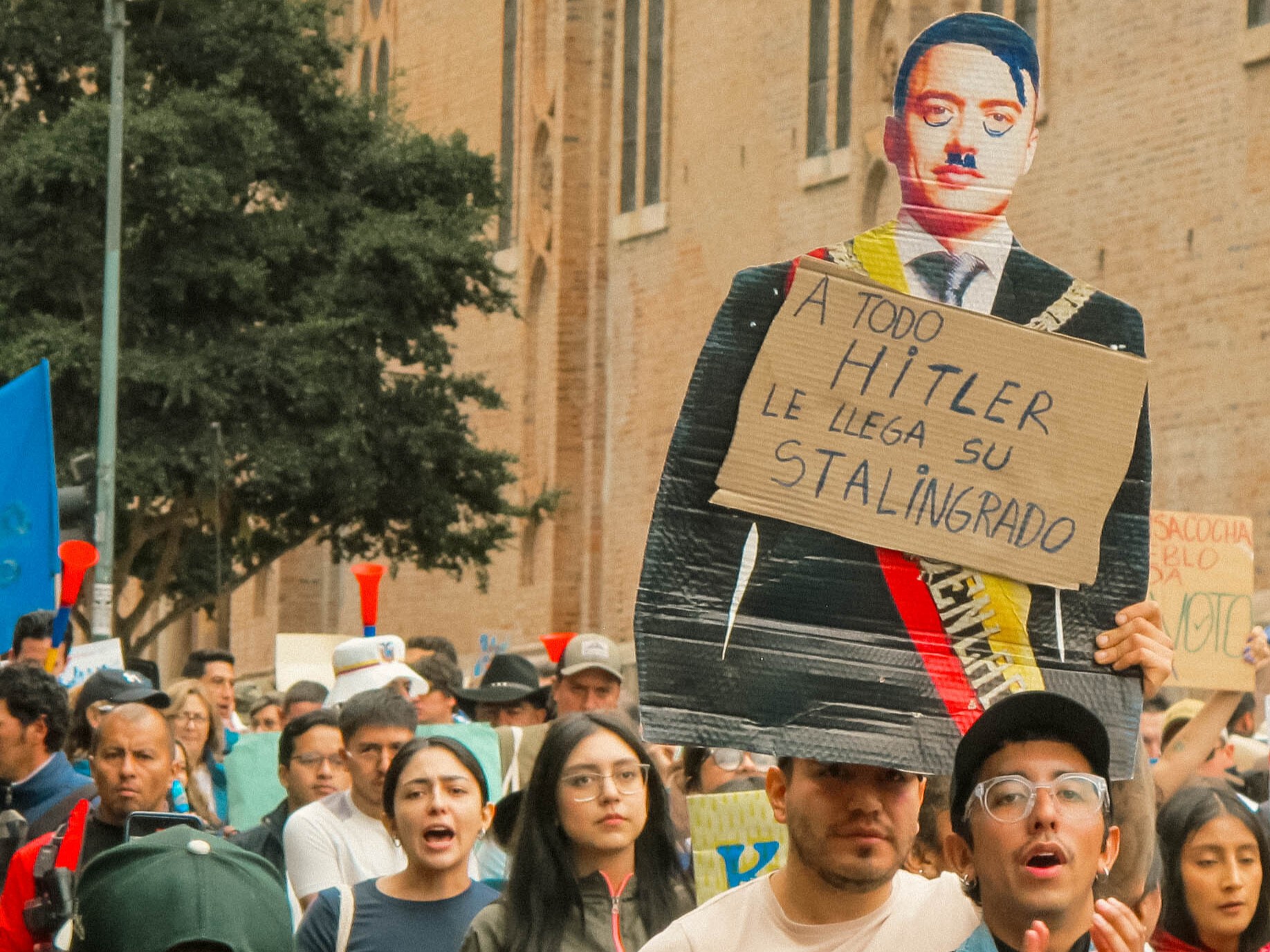 Demonstration am 16. September 2025 in der Stadt Cuenca (Ecuador) zur Verteidigung von Kimsakocha und gegen die Regierung von Daniel Noboa. Foto: Martin Vasco, CC BY-SA 4.0
