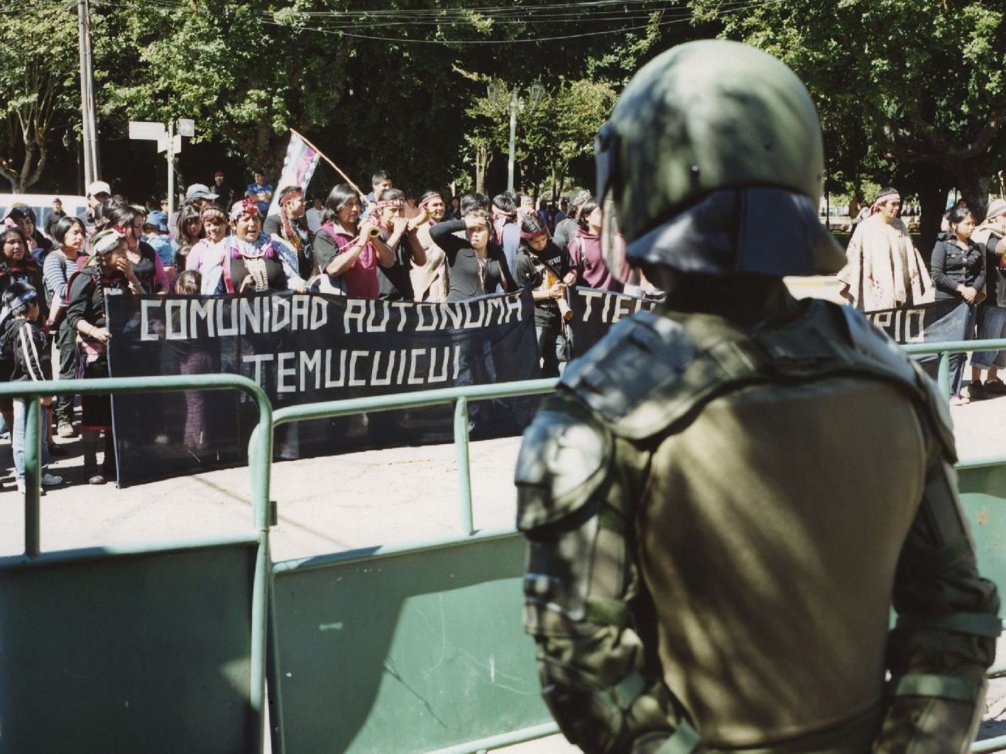 Protesta mapuche durante un processo presso il Tribunale di Victoria, Cile. Foto: Massimo Falqui Massidda.