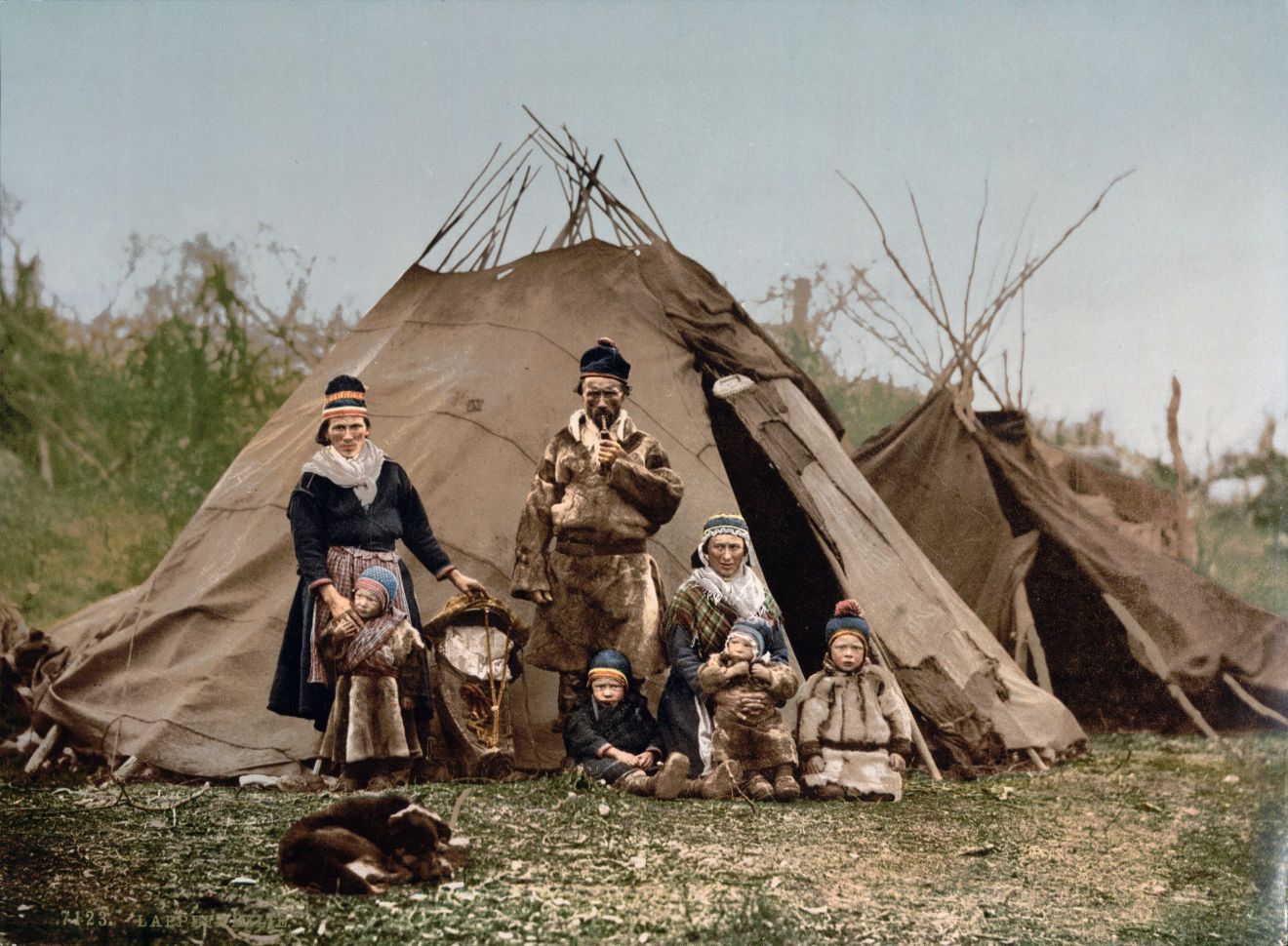 Famiglia sami nel Nordland, Norvegia, intorno al 1900. Foto: pubblico dominio
