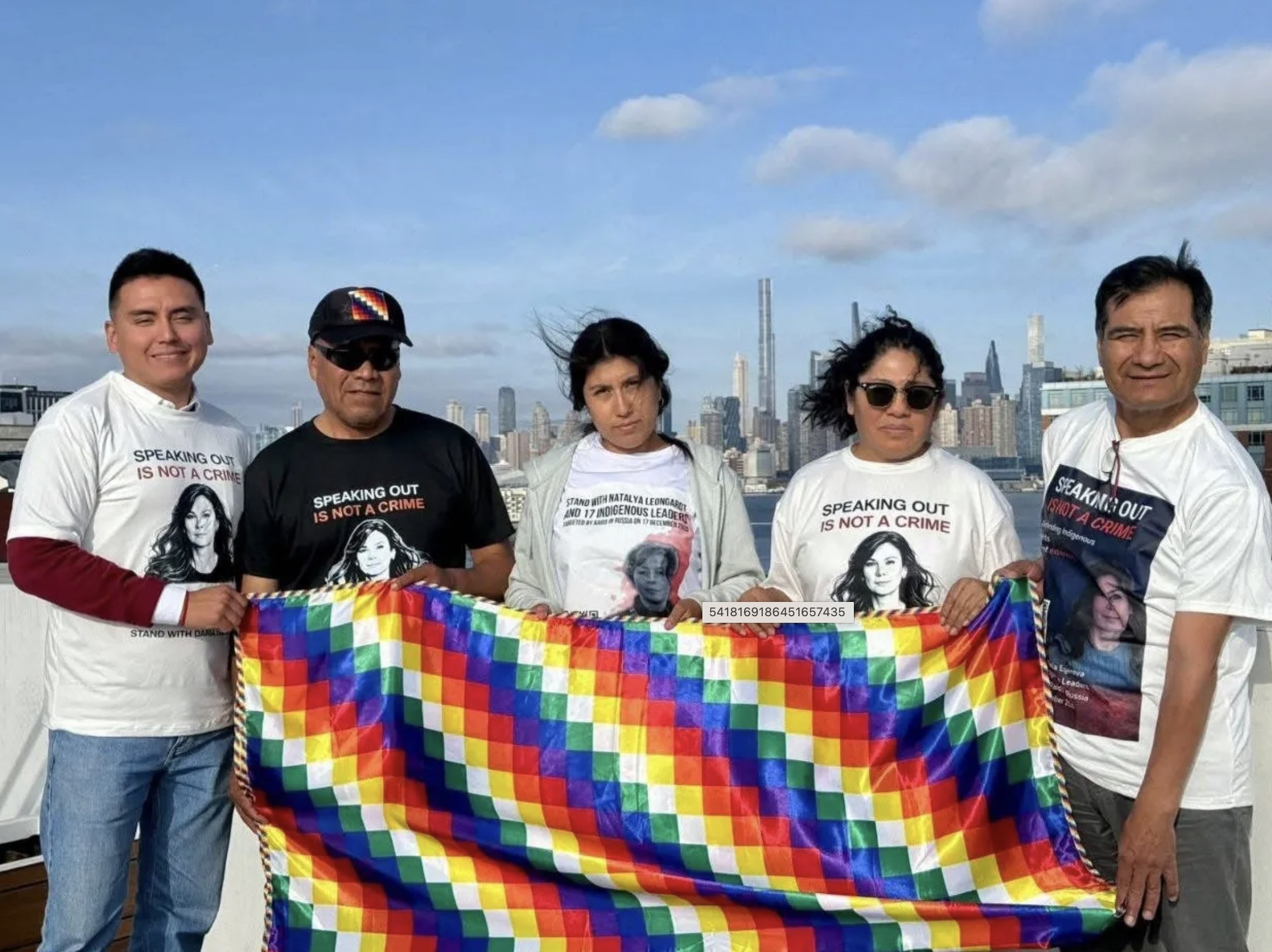 20. April: Eröffnung der 25. Sitzung des Ständigen Forums der Vereinten Nationen für indigene Angelegenheiten im UN-Hauptquartier in New York. Indigene Völker auf der ganzen Welt bekunden ihre Solidarität mit Natalia Leongardt, Daria Egereva und anderen indigenen Völkern Russlands in ihrem Kampf für ihre Rechte. Foto: Clemente Flores